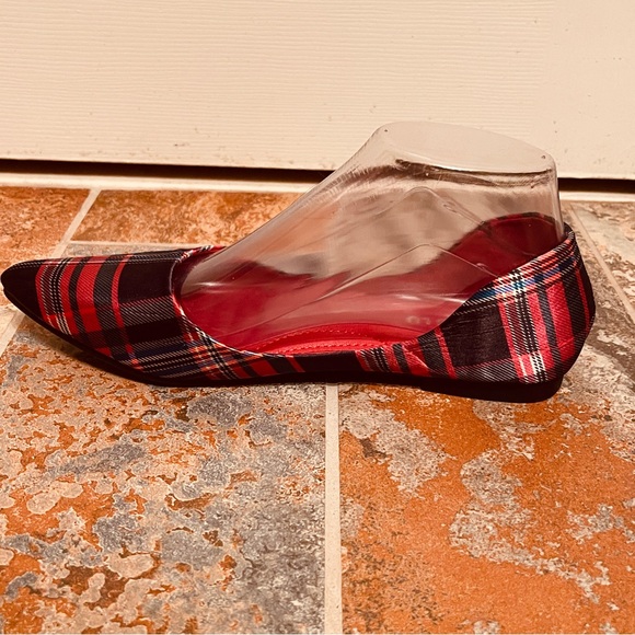 🐦‍🔥NWOB! Wonderful Black & Red Plaid Satin D’Orsay Style Festive Flats! - Picture 5 of 10